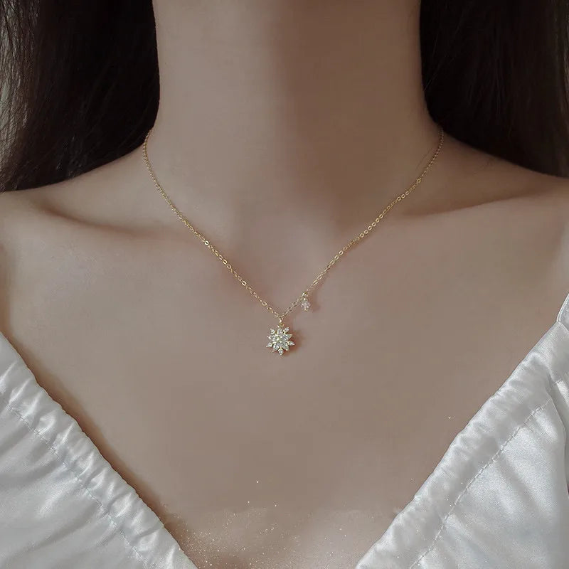 BNREnterprise Zircon Snowflake Pendant Necklace